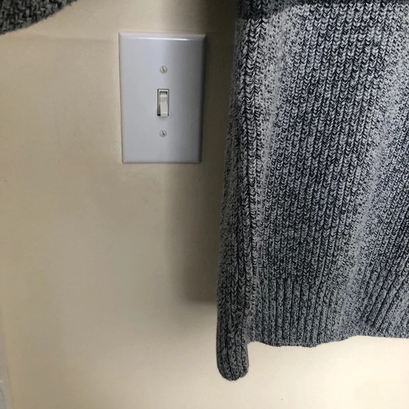 GAP Gradient Grey Long Sleeve Knit Sweater - Picture 6 of 12